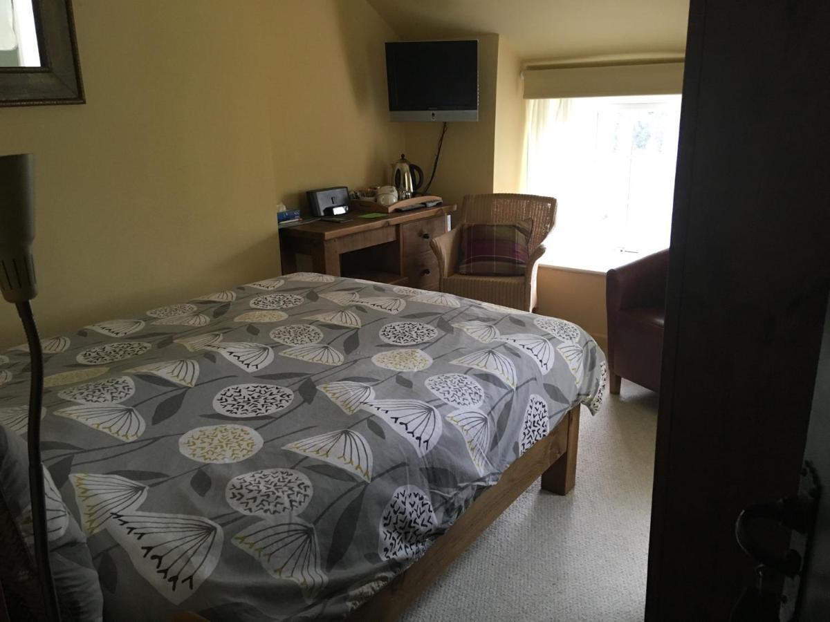 The Lion Bed And Breakfast Gwytherin ภายนอก รูปภาพ
